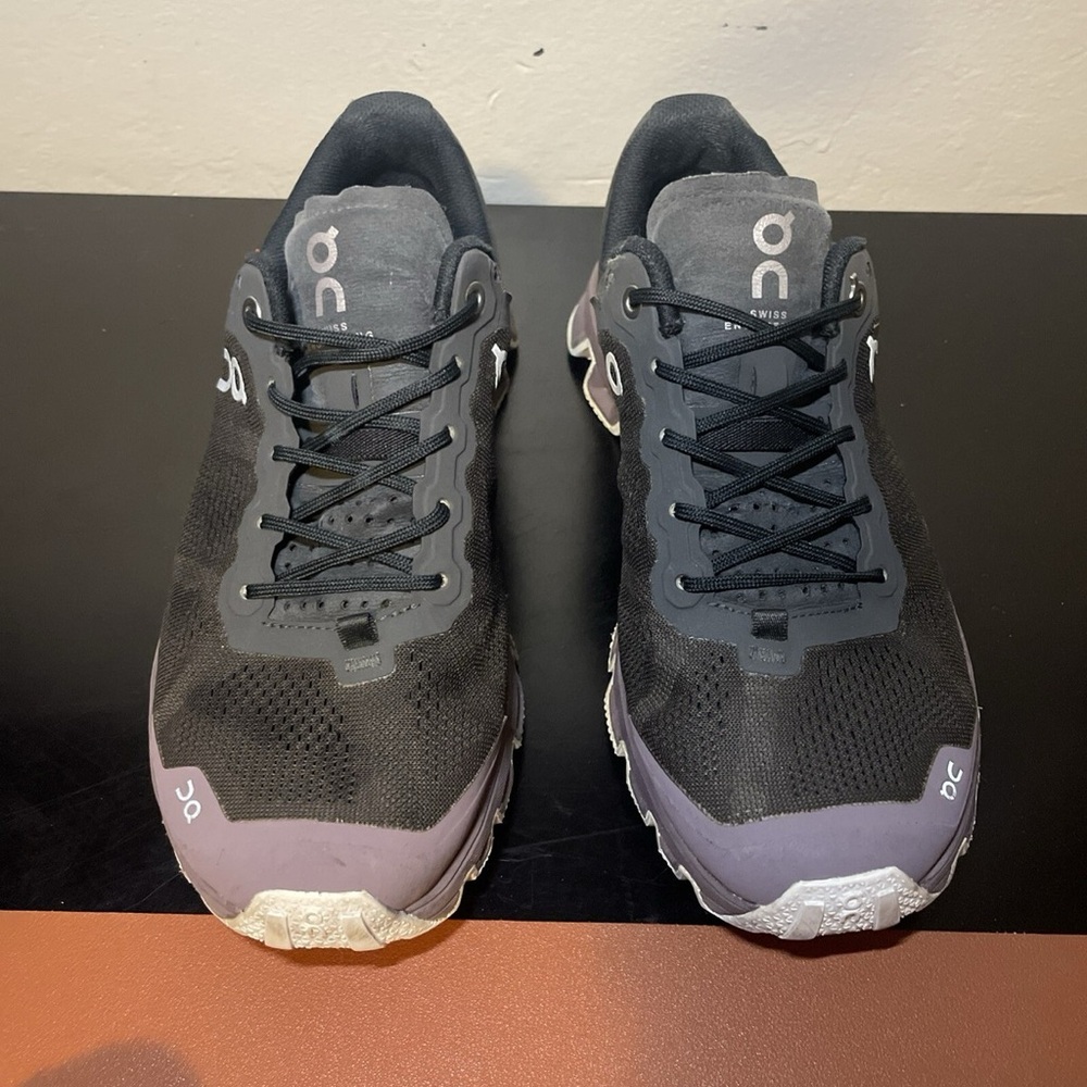On Running woman Black and Purple Athletic Shoes size 10 - Picture 2 of 8